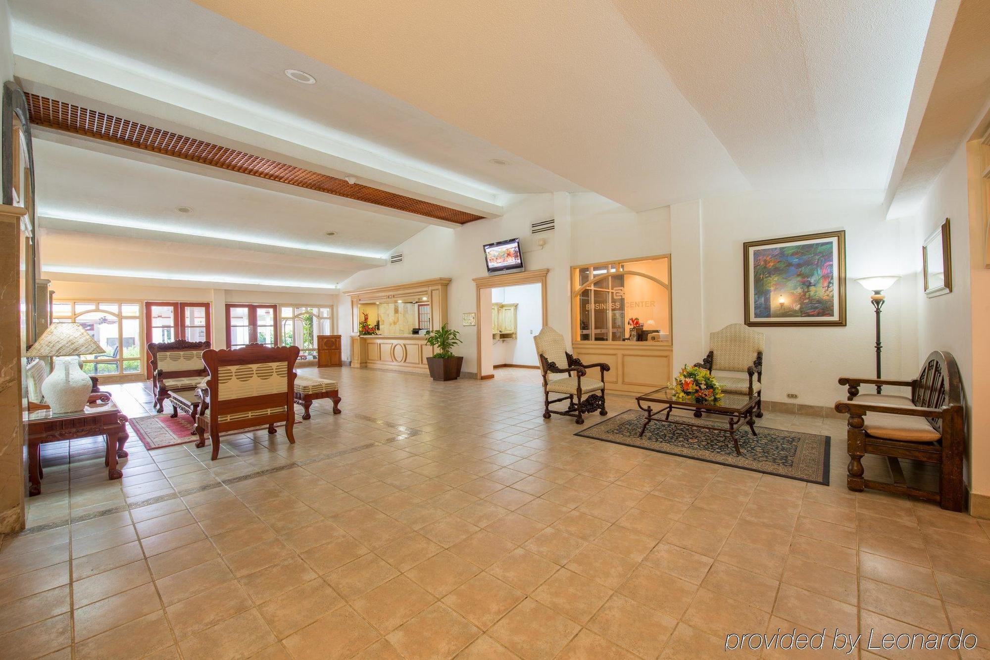 Globales Camino Real Hotel